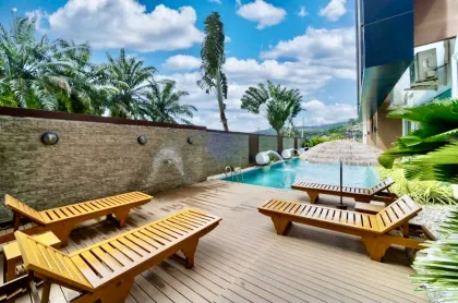 Schickes Apartment nahe Karon Strand mit Bergblick