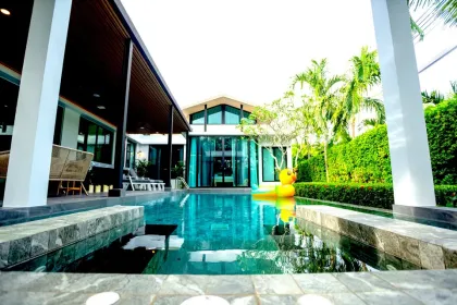 วิลล่าทรอปิคอลหรูในในหาน บ้านบัว
