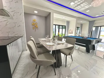 3-Schlafzimmer-Villa mit 5 Badezimmern und eigenem Pool in Thalang