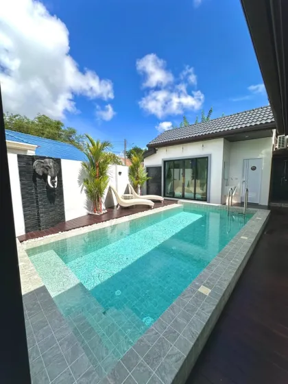 3-Schlafzimmer-Villa mit 5 Badezimmern und eigenem Pool in Thalang