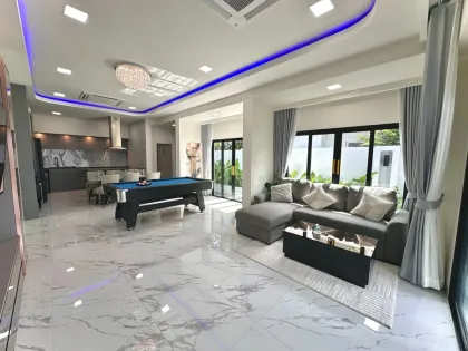 3-Schlafzimmer-Villa mit 5 Badezimmern und eigenem Pool in Thalang