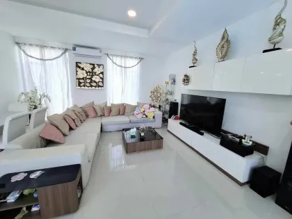 วิลล่าขนาดใหญ่ 4 ห้องนอนพร้อมสระว่ายน้ำส่วนตัวที่ Rawai Saiyuan Med Village