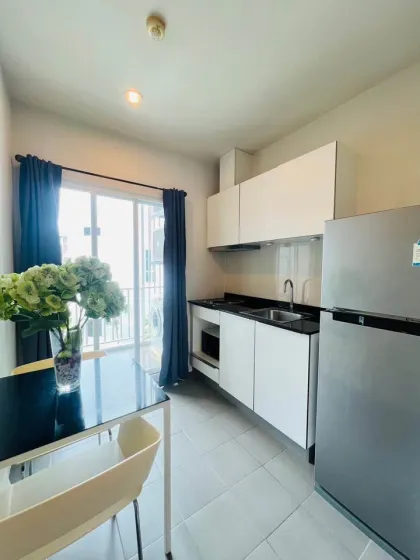 Apartamento de 1 dormitorio con vista a la piscina en The Base Downtown Phuket