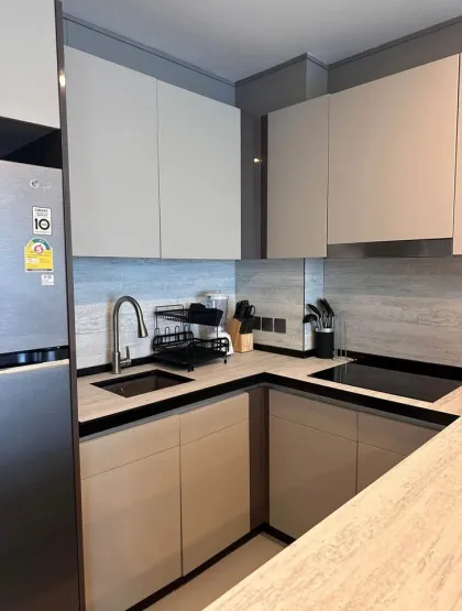 Appartement spacieux de 2 chambres en pleine propriété à Bang Tao
