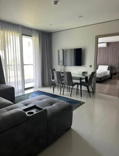 Appartement spacieux de 2 chambres en pleine propriété à Bang Tao