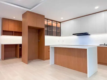 Вилла с частным бассейном в продаже в Нерами 5, Па Клок