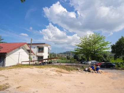 Inversión en terreno con apartamento de 24 habitaciones cerca del aeropuerto de Phuket