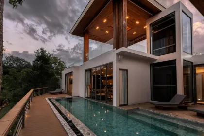 Villa de 5 Dormitorios con Piscina junto al Lago en Ban Manick, Rawai