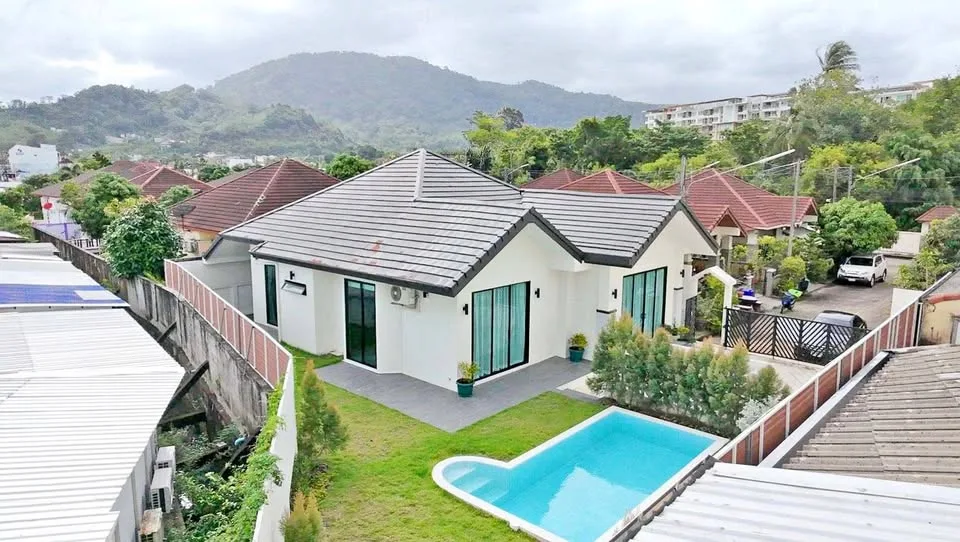 Moderne 4-Zimmer-Villa mit privatem Pool in Kathu