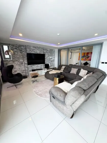 153 qm Penthouse mit Meerblick und Hotel-Lizenz in Kata