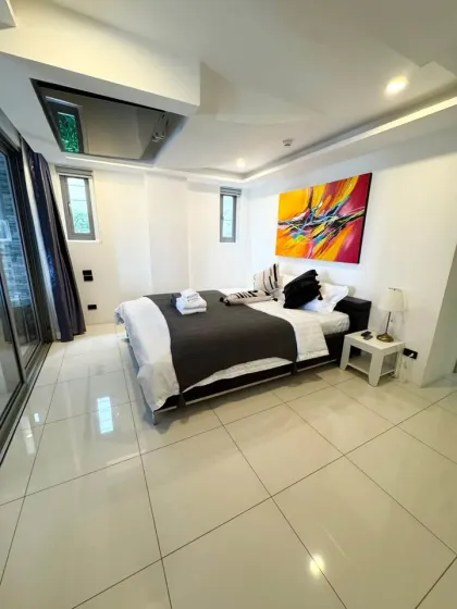 153 qm Penthouse mit Meerblick und Hotel-Lizenz in Kata