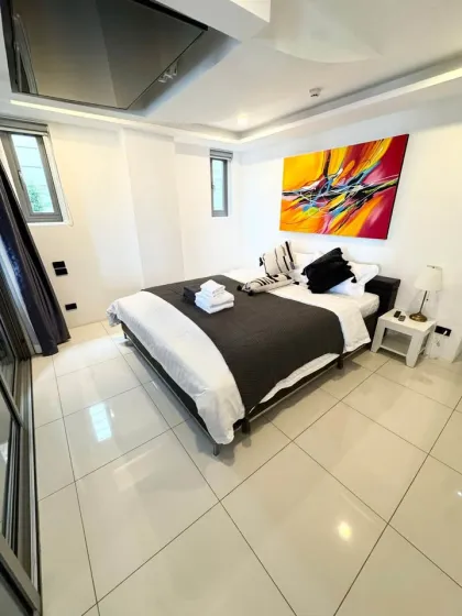 153 qm Penthouse mit Meerblick und Hotel-Lizenz in Kata