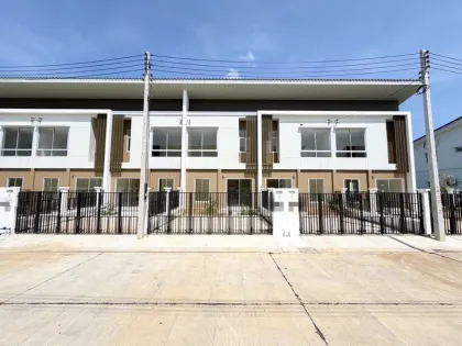 Casa adosada de 3 habitaciones y 2 baños en Thalang, Phuket