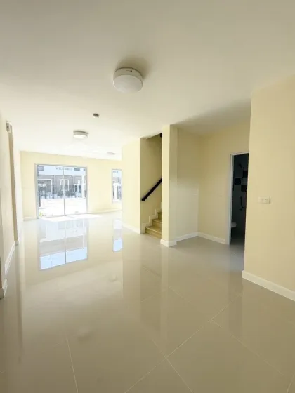 Casa adosada de 3 habitaciones y 2 baños en Thalang, Phuket