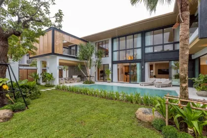 Exclusive 5-Bedroom Pool Villa in Chalong Bay Phuket