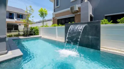 Neue 4-Zimmer-Villa mit eigenem Pool in der Nähe von BISP