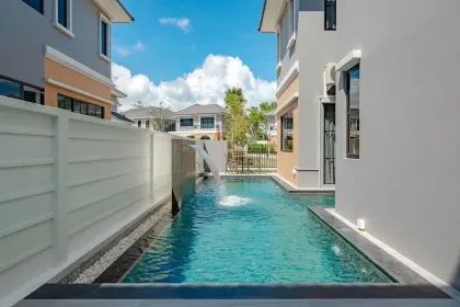 Neue 4-Zimmer-Villa mit eigenem Pool in der Nähe von BISP