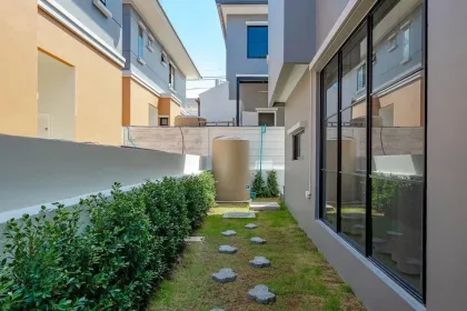 Neue 4-Zimmer-Villa mit eigenem Pool in der Nähe von BISP