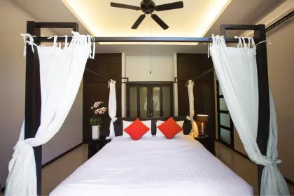 Villa avec piscine 3 chambres à vendre dans la communauté fermée Onyx près de Nai Harn