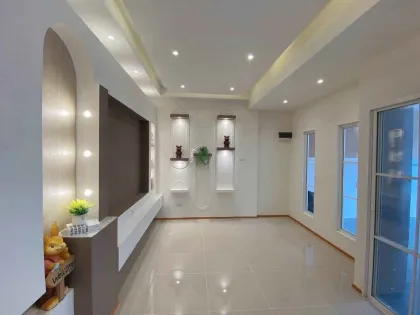 Дом с 2 спальнями и 2 ванными в районе Saphan Hin Village, город Пхукет