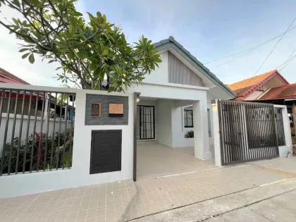 Casa adosada de 3 dormitorios en venta en Wichit, Phuket