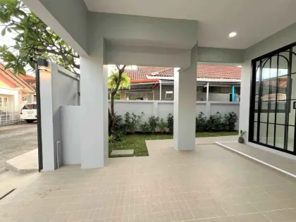 Casa adosada de 3 dormitorios en venta en Wichit, Phuket