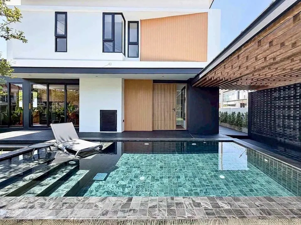 Villa de 3 dormitorios con piscina privada en The Empire, Koh Kaew