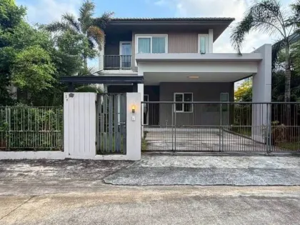 Maison individuelle 2 étages 3 chambres à Koh Kaew