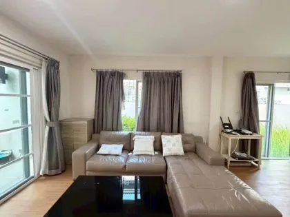 Maison individuelle 2 étages 3 chambres à Koh Kaew