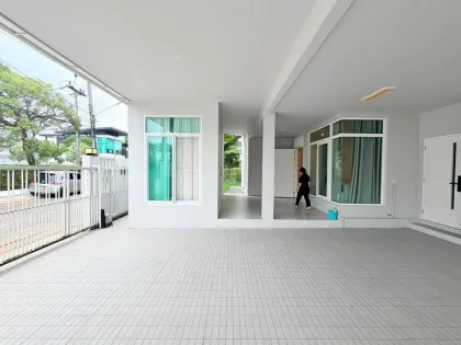 Угловая отдельная вилла на продажу в 88 Land & Houses, Ко Кео