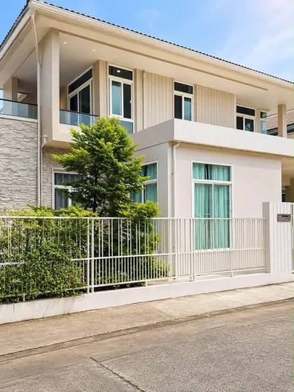 Угловая отдельная вилла на продажу в 88 Land & Houses, Ко Кео