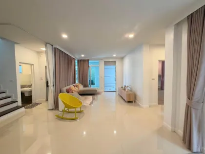 Угловая отдельная вилла на продажу в 88 Land & Houses, Ко Кео