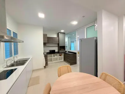 Угловая отдельная вилла на продажу в 88 Land & Houses, Ко Кео