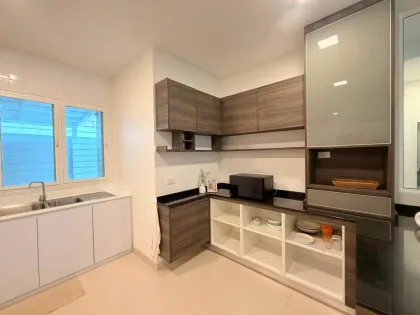 Угловая отдельная вилла на продажу в 88 Land & Houses, Ко Кео