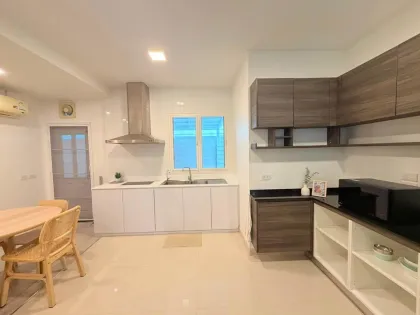 Угловая отдельная вилла на продажу в 88 Land & Houses, Ко Кео