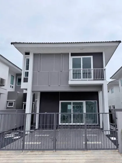 Neues 2-stöckiges Doppelhaus in Supalai Lake Ville Phuket