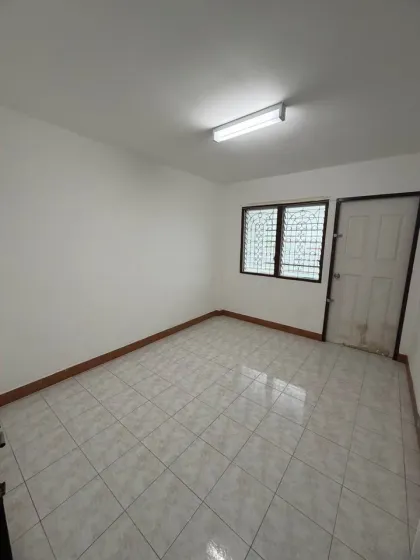 Maison mitoyenne 2 chambres 2 salles de bains à Irawadee Bypass, Rawai