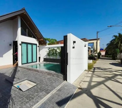 Villa privada con piscina cerca de Rawai por 5.9 millones THB