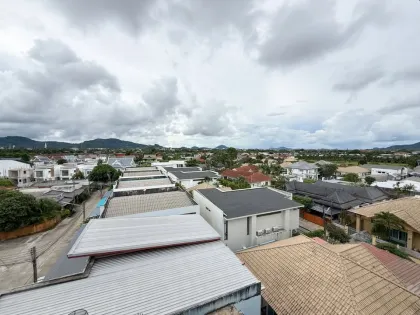 Appartement d'angle 1 chambre avec vue montagne au The Bell Condo, Chalong