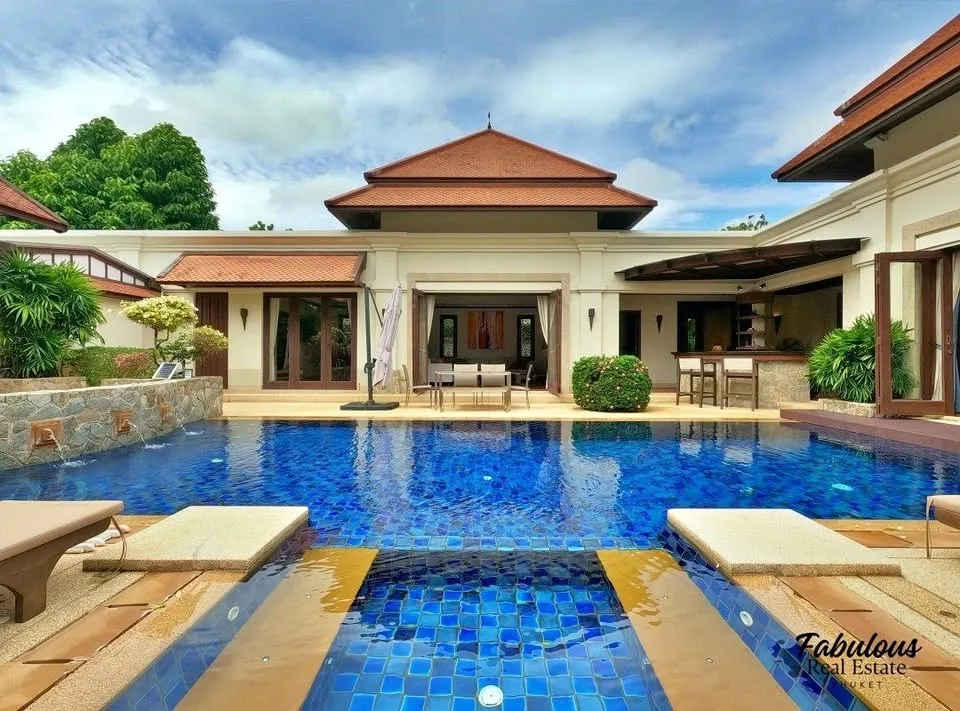 普吉岛Sai Taan Villas 豪华4卧室带泳池别墅