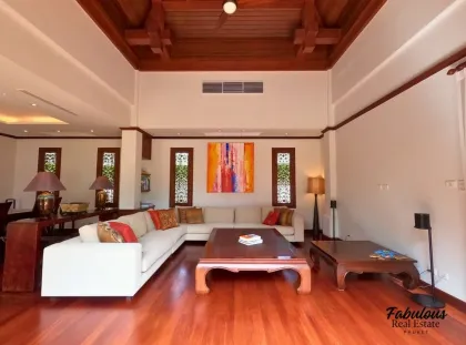 普吉岛Sai Taan Villas 豪华4卧室带泳池别墅