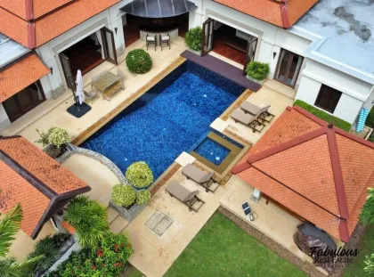 普吉岛Sai Taan Villas 豪华4卧室带泳池别墅