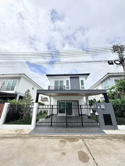 3 Bedrooms, 2 Bathrooms Villa for Sale in Phuket City