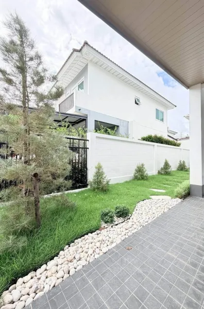 3 Bedrooms, 2 Bathrooms Villa for Sale in Phuket City