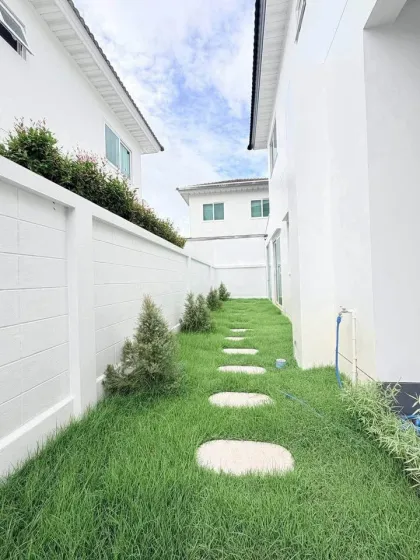 3 Bedrooms, 2 Bathrooms Villa for Sale in Phuket City