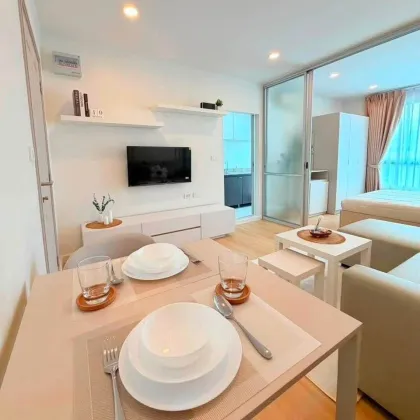 Appartement rénové 1 chambre à D Condo Creek Kathu à vendre