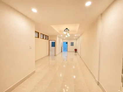 Casa adosada 2 habitaciones 3 baños cerca de 5-way Chalong