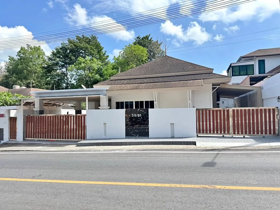Großzügige 4-Zimmer-Villa mit großem Grundstück in Phuket Stadt