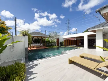 Luxuriöse private Poolvilla in Anusawari–Pa Klok, Neramit Village 5, Rawai
