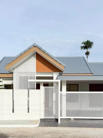 Renoviertes Eckhaus mit 3 Schlafzimmern und 3 Bädern in Phuket Town zu verkaufen